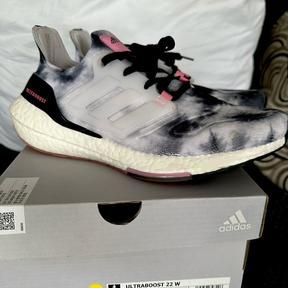 Adidas Ultraboost - Picture 3 of 3